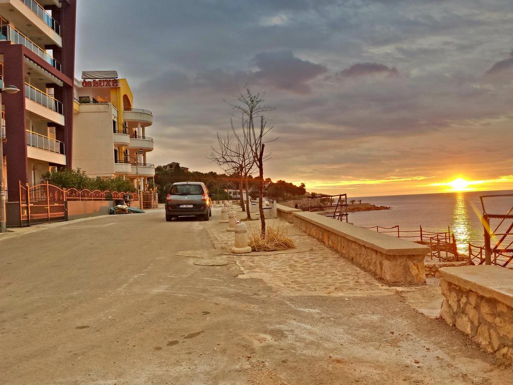 Apartments Palma Dobra Voda Luaran gambar