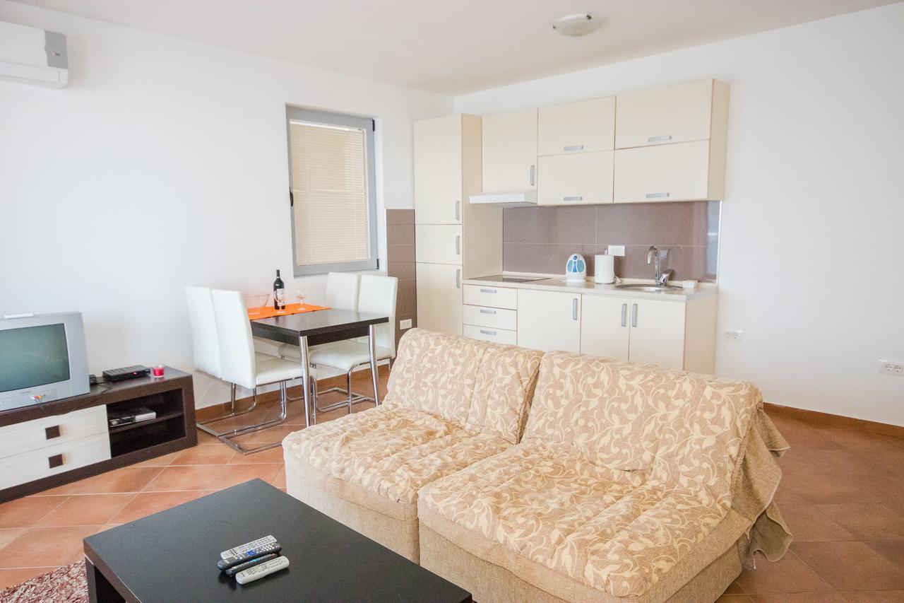 Apartments Palma Dobra Voda Luaran gambar