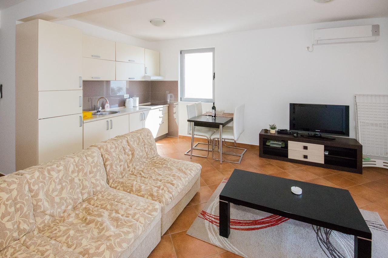 Apartments Palma Dobra Voda Luaran gambar