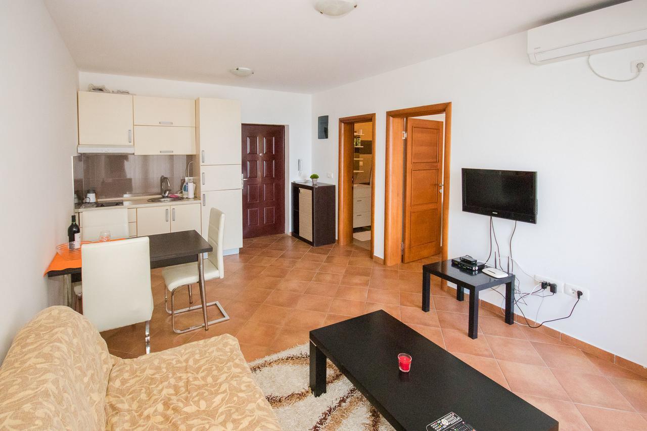 Apartments Palma Dobra Voda Luaran gambar