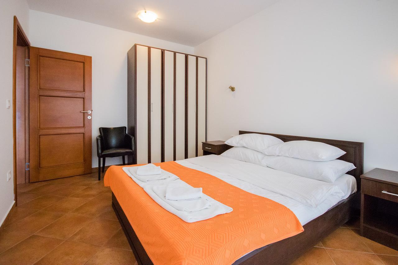 Apartments Palma Dobra Voda Luaran gambar