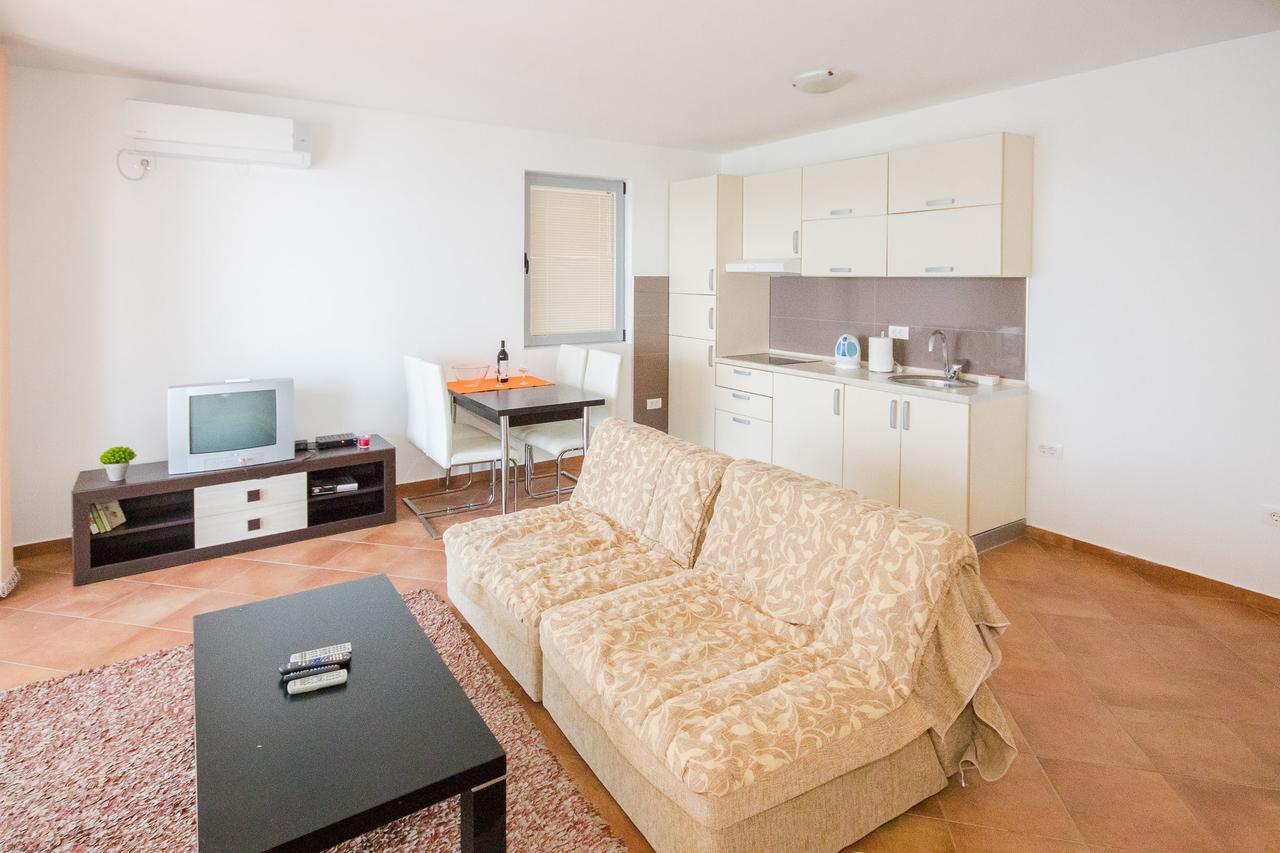 Apartments Palma Dobra Voda Luaran gambar