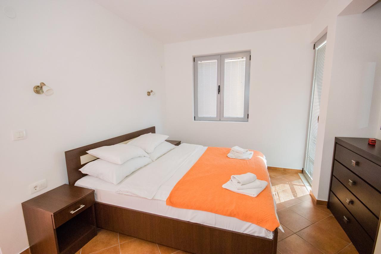 Apartments Palma Dobra Voda Luaran gambar