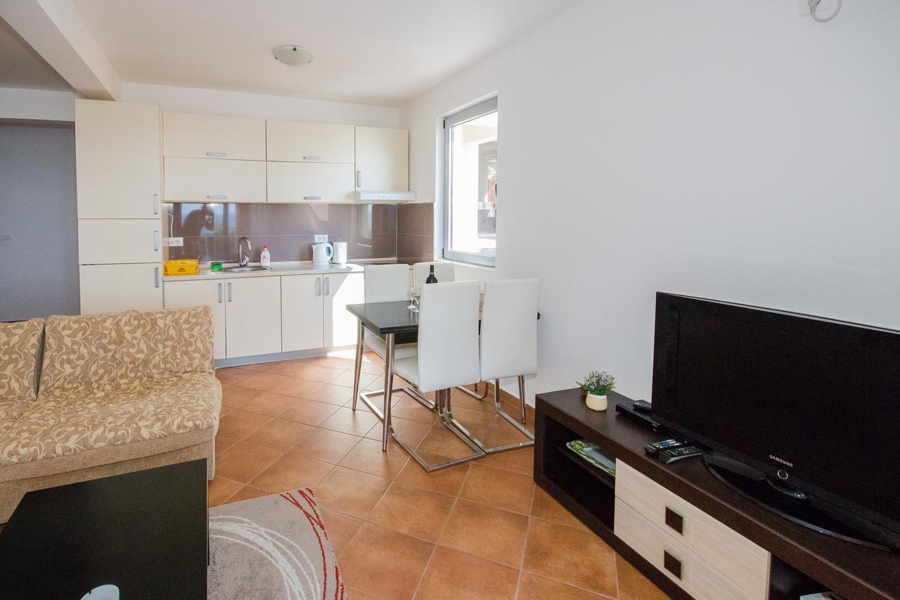 Apartments Palma Dobra Voda Luaran gambar