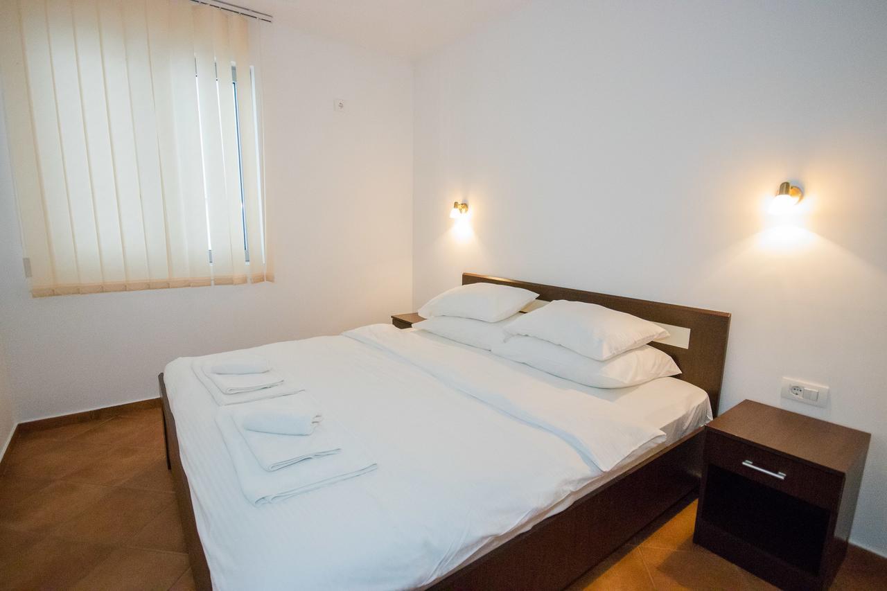 Apartments Palma Dobra Voda Luaran gambar
