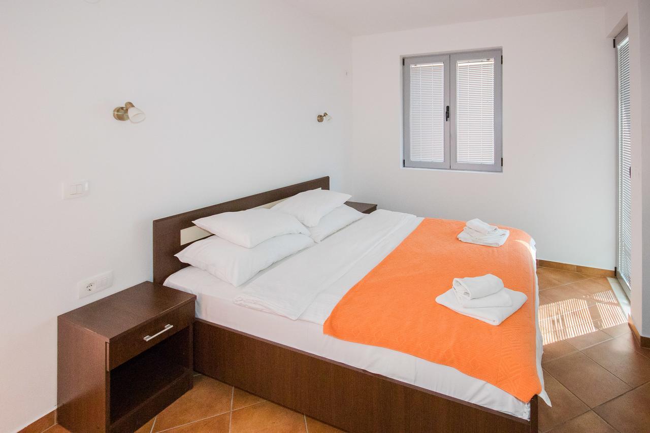 Apartments Palma Dobra Voda Luaran gambar