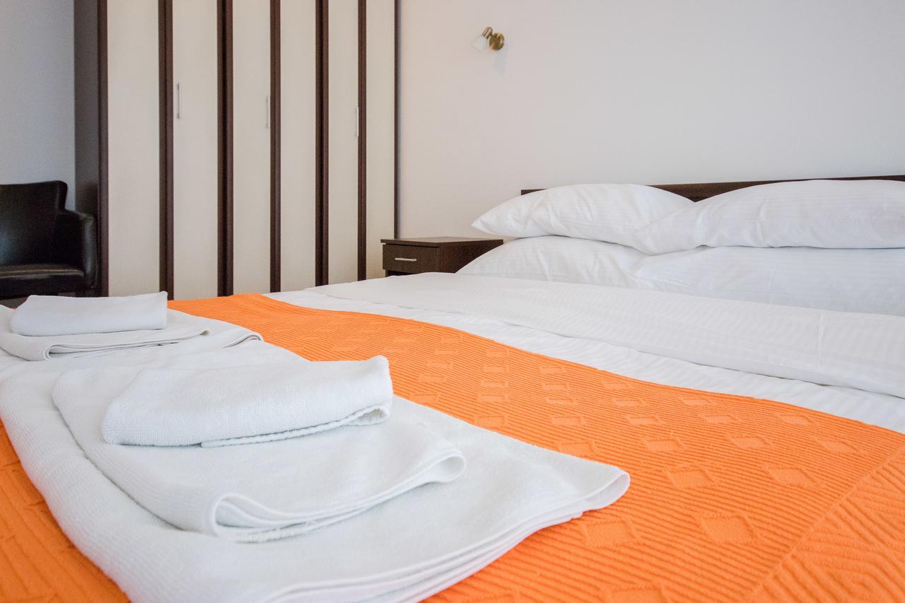 Apartments Palma Dobra Voda Luaran gambar
