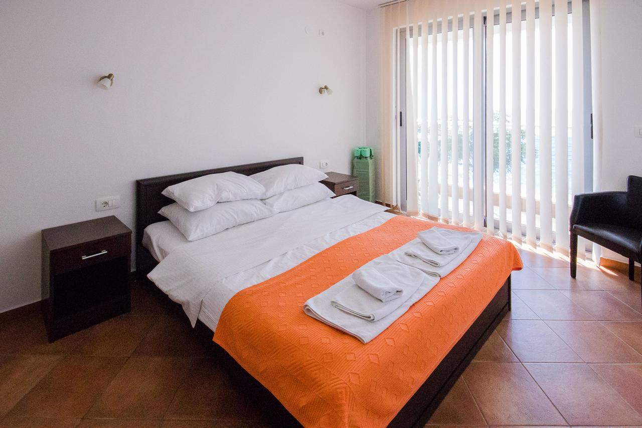 Apartments Palma Dobra Voda Luaran gambar