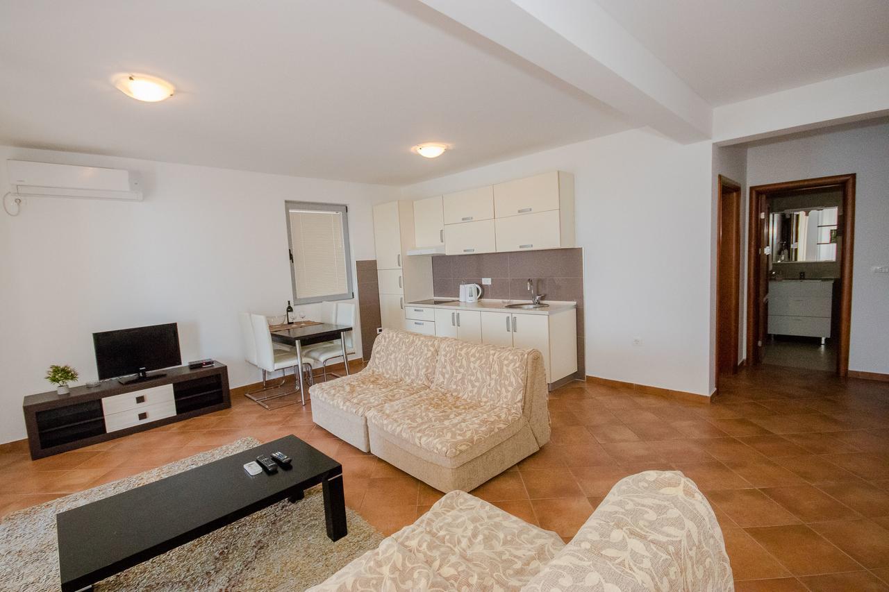 Apartments Palma Dobra Voda Luaran gambar