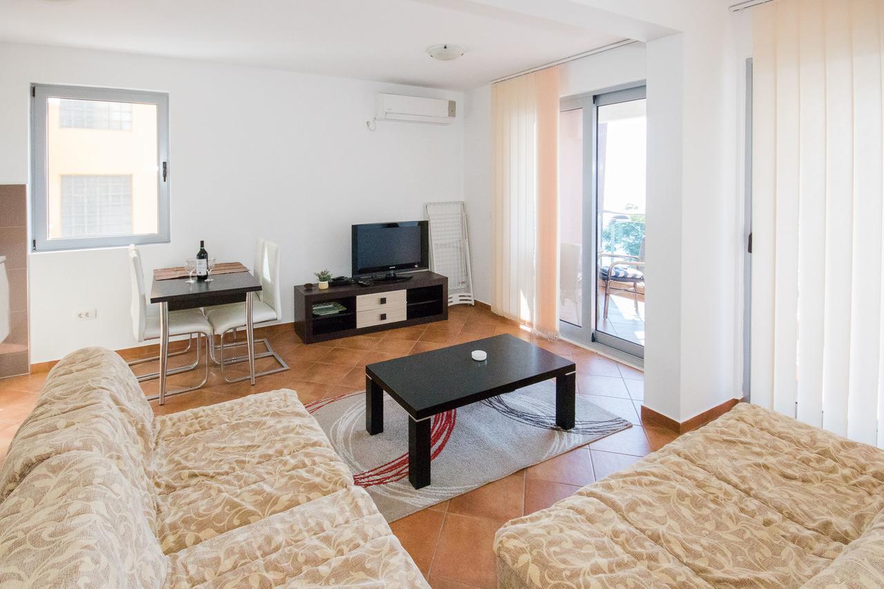 Apartments Palma Dobra Voda Luaran gambar
