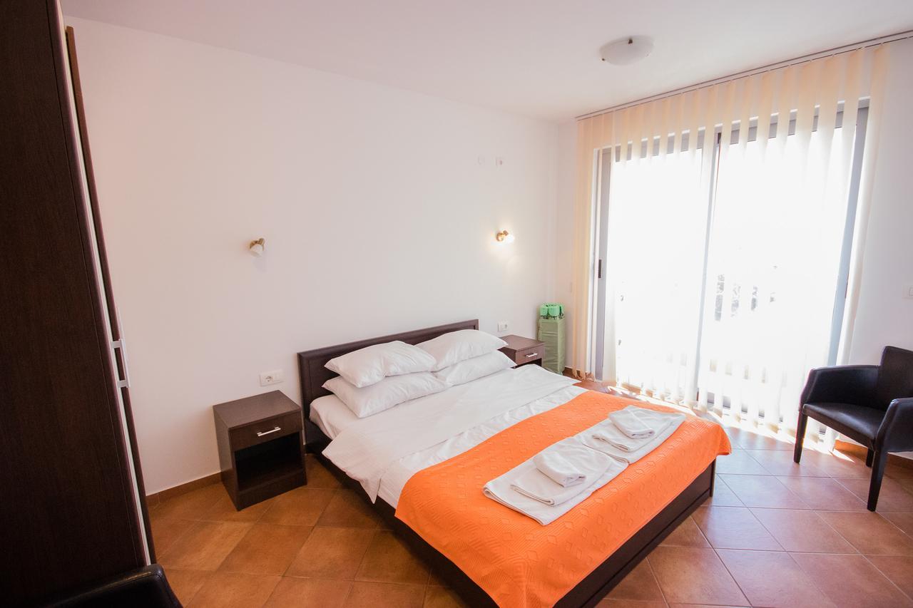 Apartments Palma Dobra Voda Luaran gambar