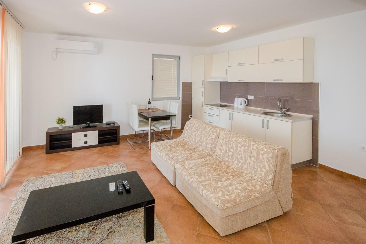 Apartments Palma Dobra Voda Luaran gambar