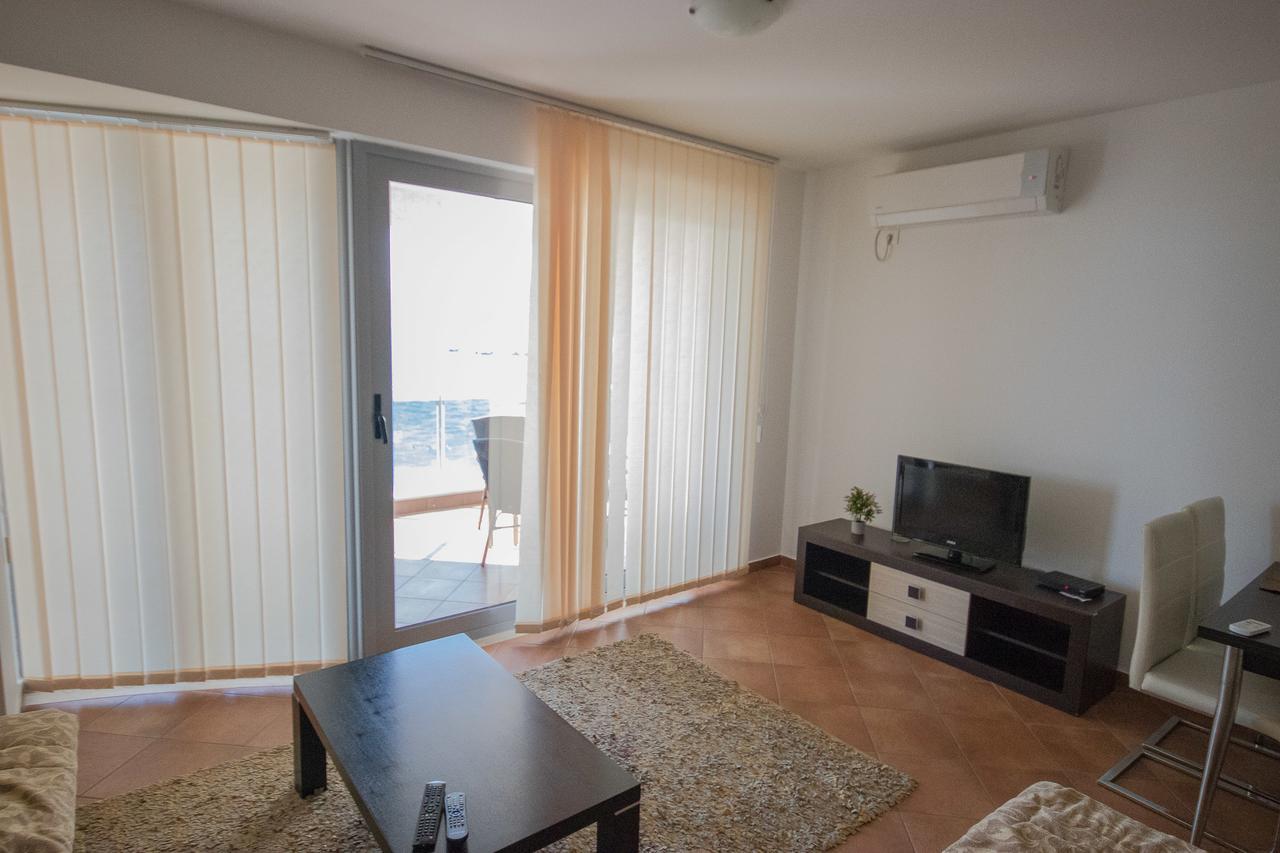Apartments Palma Dobra Voda Luaran gambar