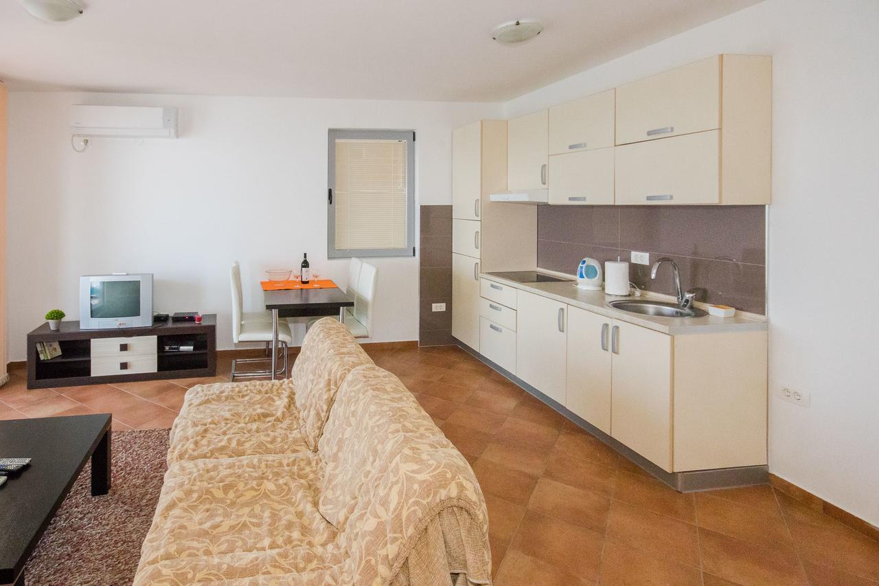 Apartments Palma Dobra Voda Luaran gambar