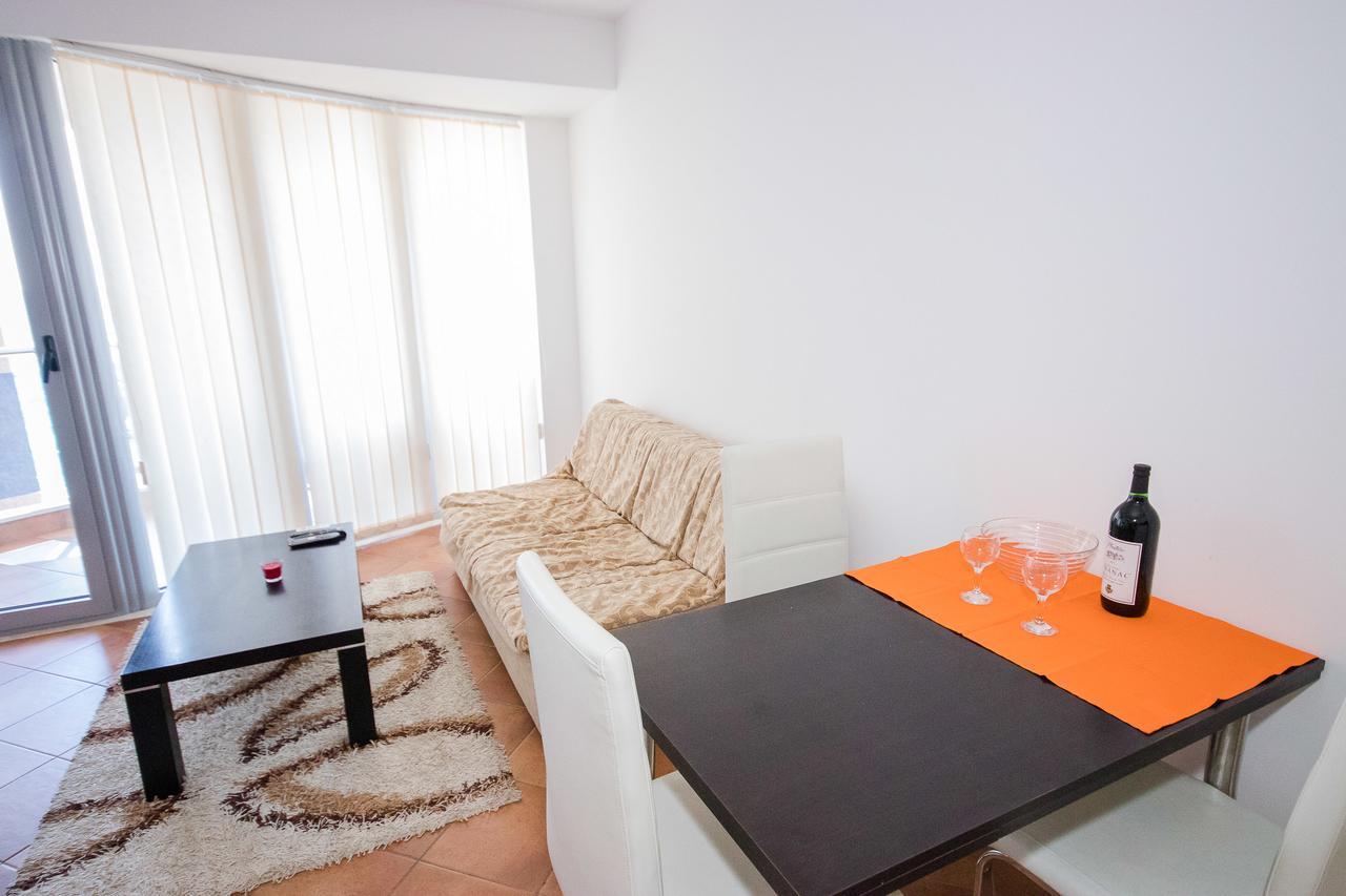 Apartments Palma Dobra Voda Luaran gambar